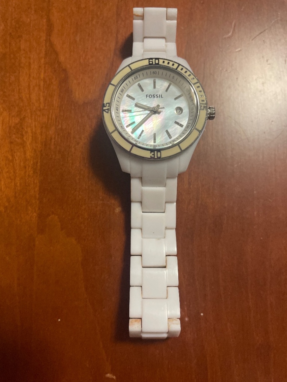 Fossil Whit Band Watch with Mother of Pearl -like face